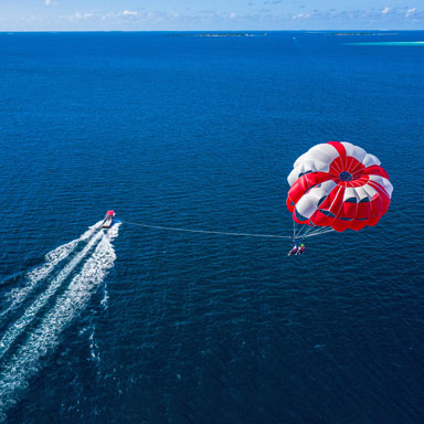 isla de Tabarca, actividad de parasailing