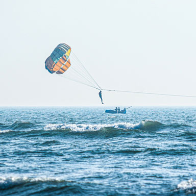 actividad de parasailing en Tabarca